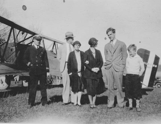 Six Unidentified People, Ca. 1928-30 (Source: Barnes)